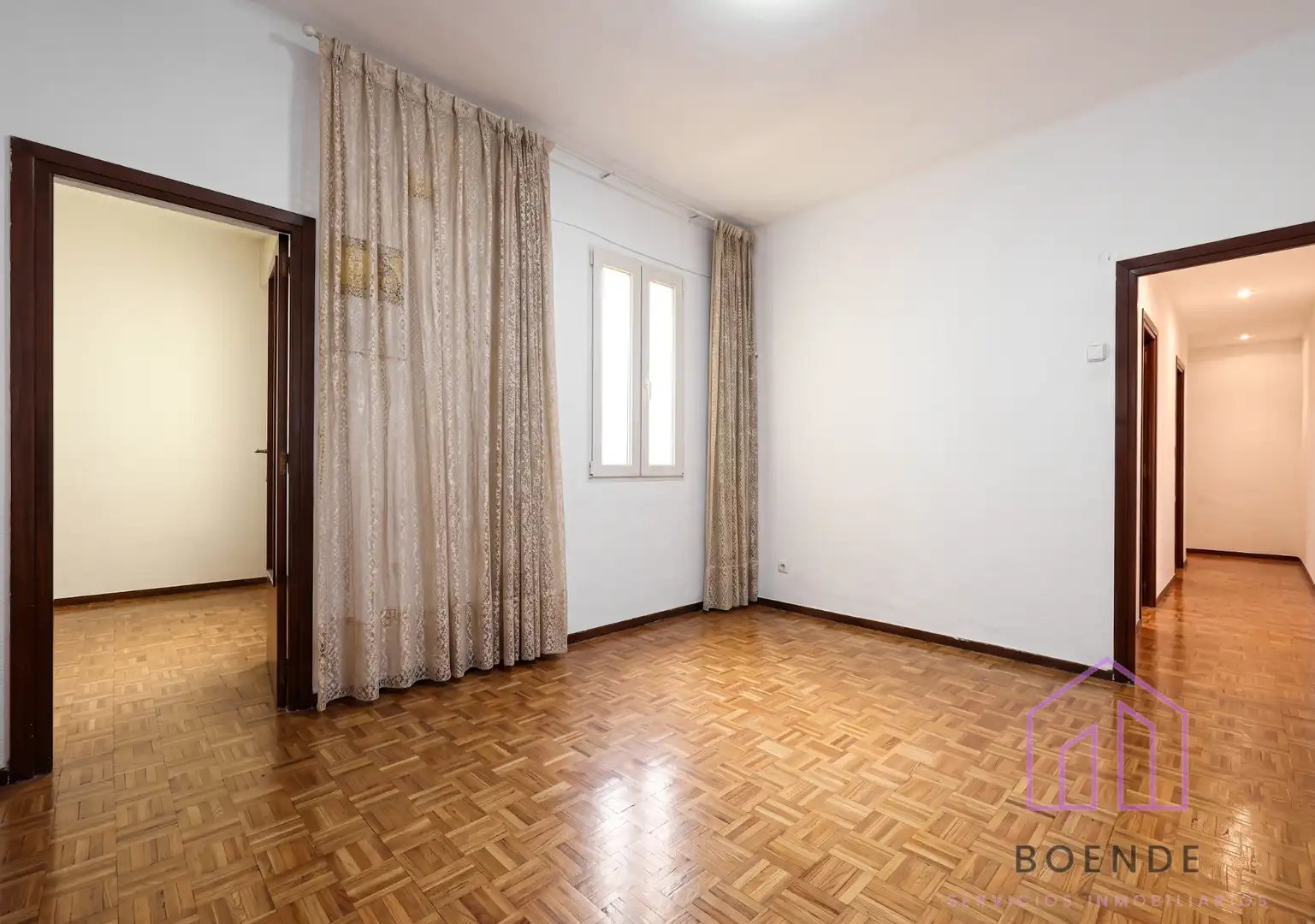 Bedroom of Flat for sale in Madrid  with Air Conditioner, Heating and Parquet flooring