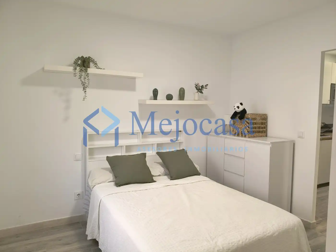 Dormitori de Apartament en venda en Madrid amb Aire condicionat, Calefacció i Moblat