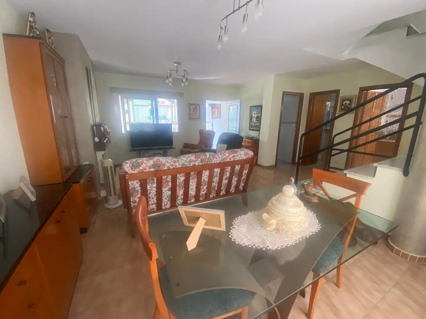 Wohnzimmer von Einfamilien-Reihenhaus zum Verkauf in Xeraco mit Terrasse, Balkon und Gemeinschaftspool