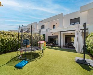Jardí de Casa adosada en venda en Boadilla del Monte amb Aire condicionat, Calefacció i Jardí privat
