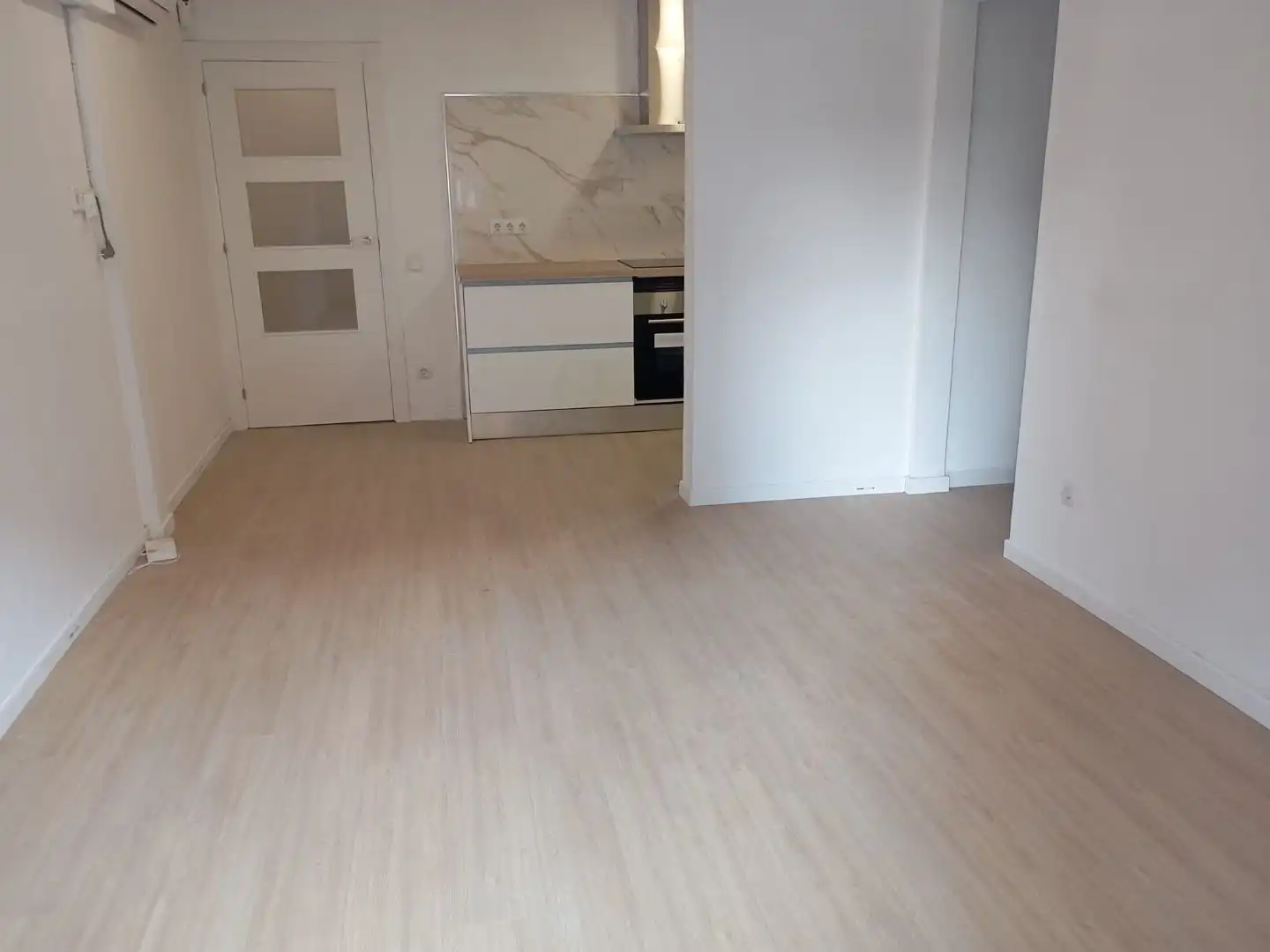 Flat with lift for sale in avinguda sant esteve 77, imagen 4