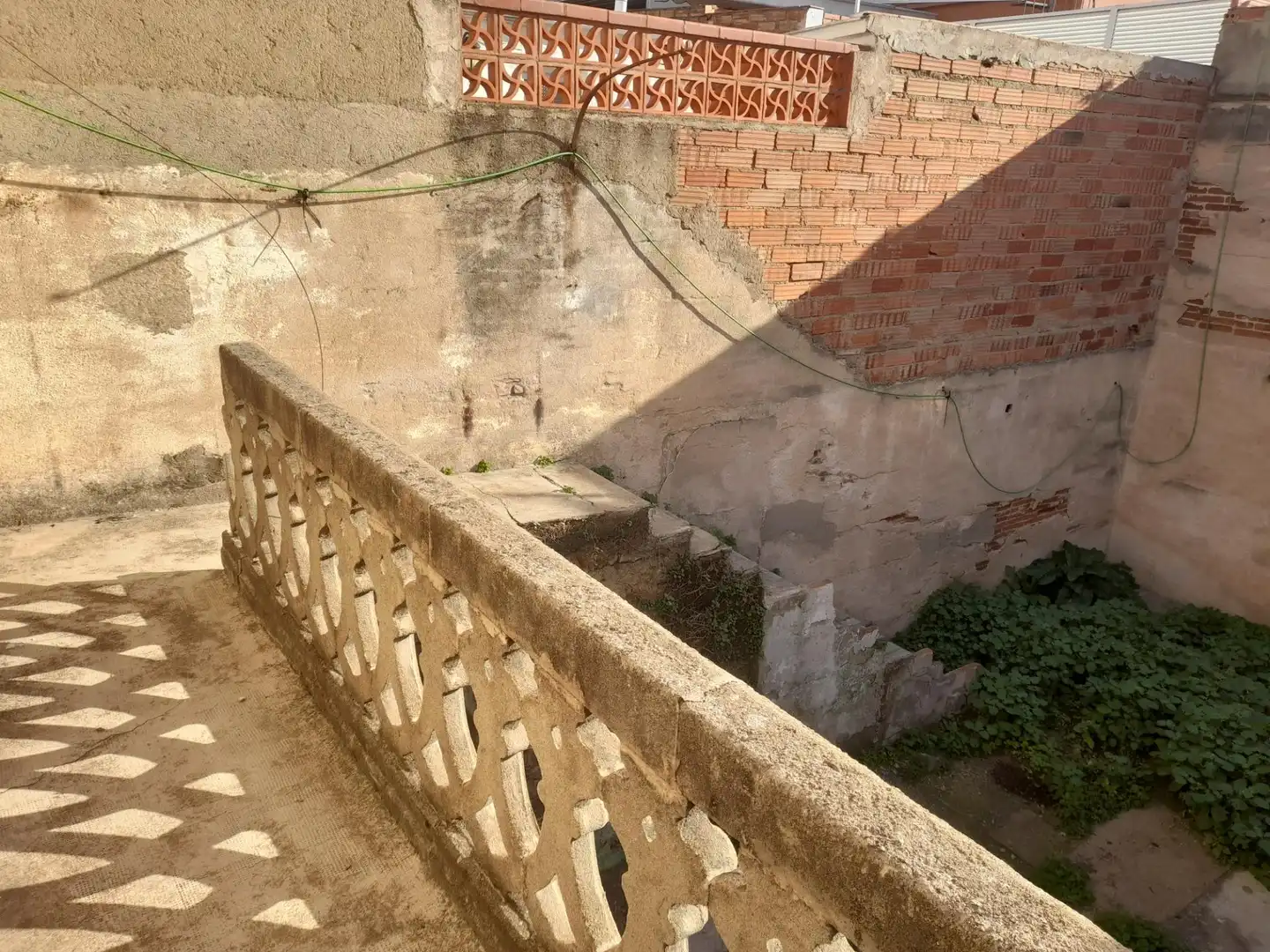 Außenansicht von Haus oder Chalet zum Verkauf in Mataró mit Privatgarten und Terrasse