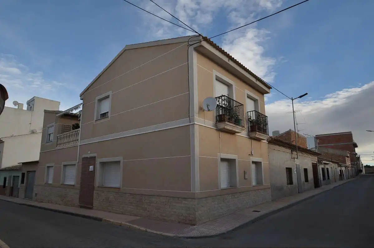 Casa a schiera con terrazza in vendita a El Pinós / Pinoso