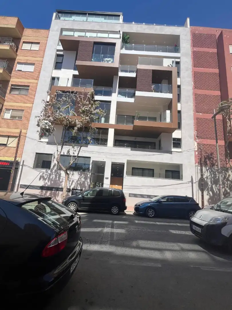 Vista exterior de Pis en venda en Almería amb Aire condicionat, Calefacció i Parquet