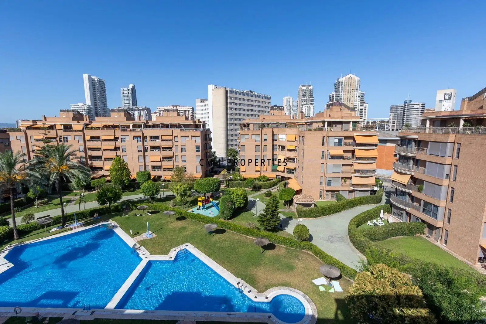 Vista exterior de Ático de alquiler en Valencia con Aire acondicionado, Calefacción y Trastero
