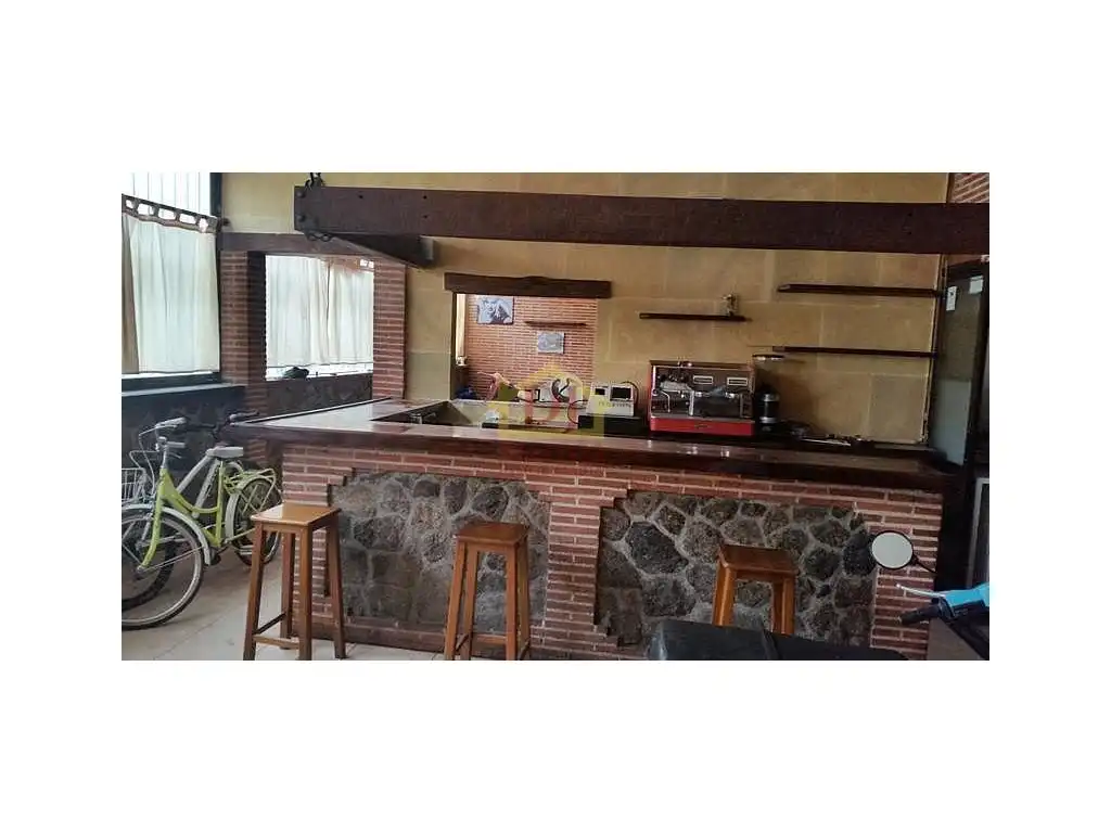 Local comercial en venda a CALLE LA CHARCA 26