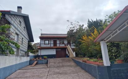 Vista exterior de Casa o xalet en venda en San Cibrao das Viñas amb Calefacció, Jardí privat i Terrassa