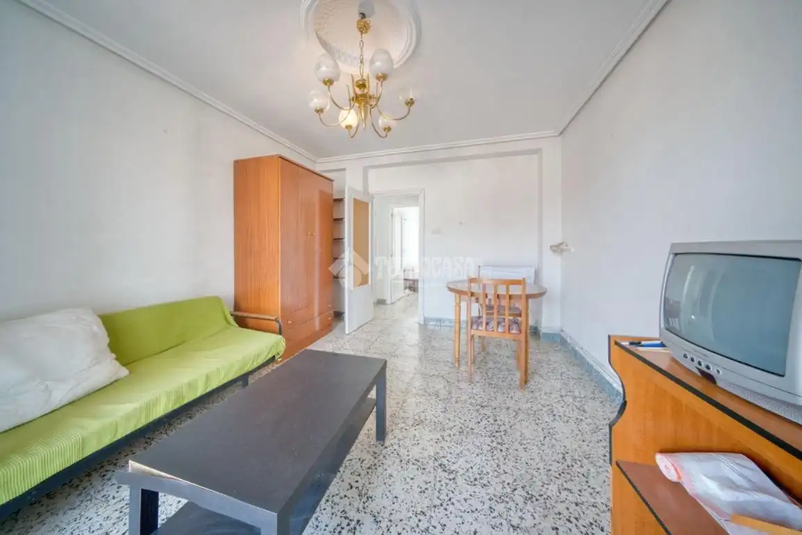 Sala d'estar de Pis en venda en Valladolid amb Calefacció, Terrassa i Traster