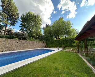 Swimming pool of House or chalet for sale in Las Rozas de Madrid  with Air Conditioner, Heating and Private garden