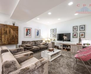 Living room of Flat to rent in  Madrid Capital  with Air Conditioner, Heating and Parquet flooring