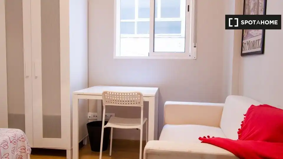 Habitación de Piso para compartir en Valencia con Aire acondicionado, Calefacción y Amueblado