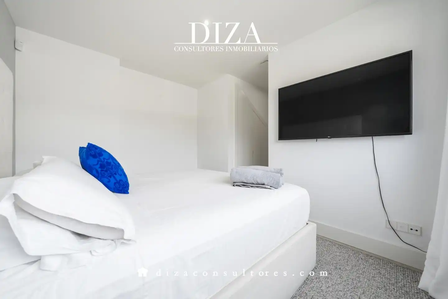 Bedroom of Houses for sale in Las Rozas de Madrid  with Air Conditioner, Heating and Private garden
