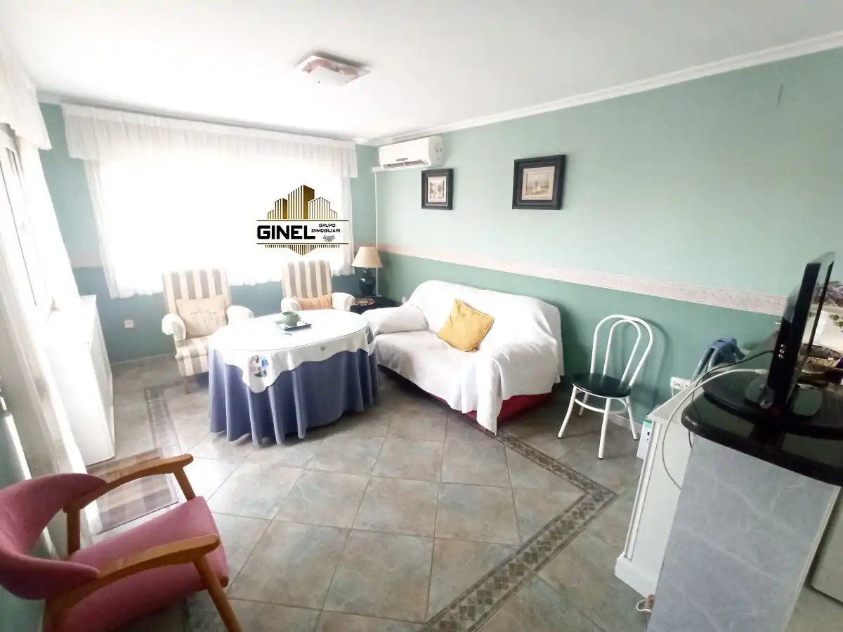 Sala d'estar de Casa o xalet en venda en Jaén amb Aire condicionat, Calefacció i Terrassa
