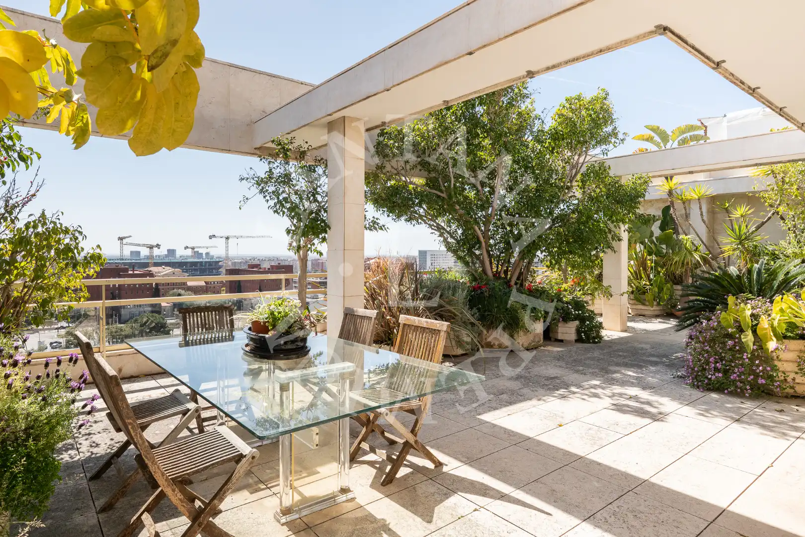 Terrasse von Dachboden zum Verkauf in Barcelona mit Klimaanlage, Heizung und Parkett