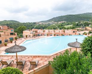 Piscina de Pis de lloguer en Calvià amb Aire condicionat, Calefacció i Jardí privat