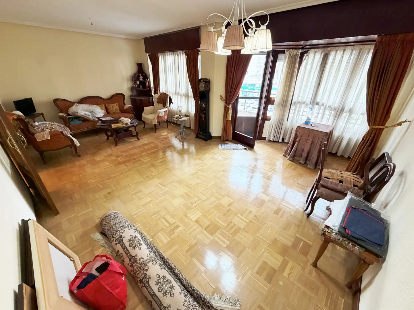 Sala d'estar de Pis en venda en Avilés amb Calefacció, Parquet i Terrassa