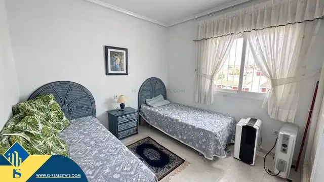 Dormitori de Casa o xalet en venda en Rojales amb Jardí privat, Terrassa i Moblat