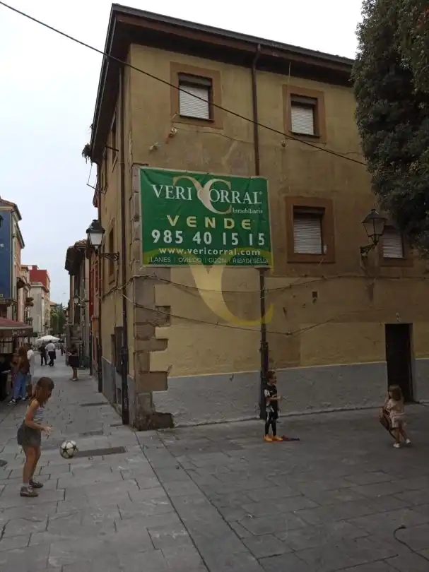 Vista exterior de Edificio en venta en Gijón 