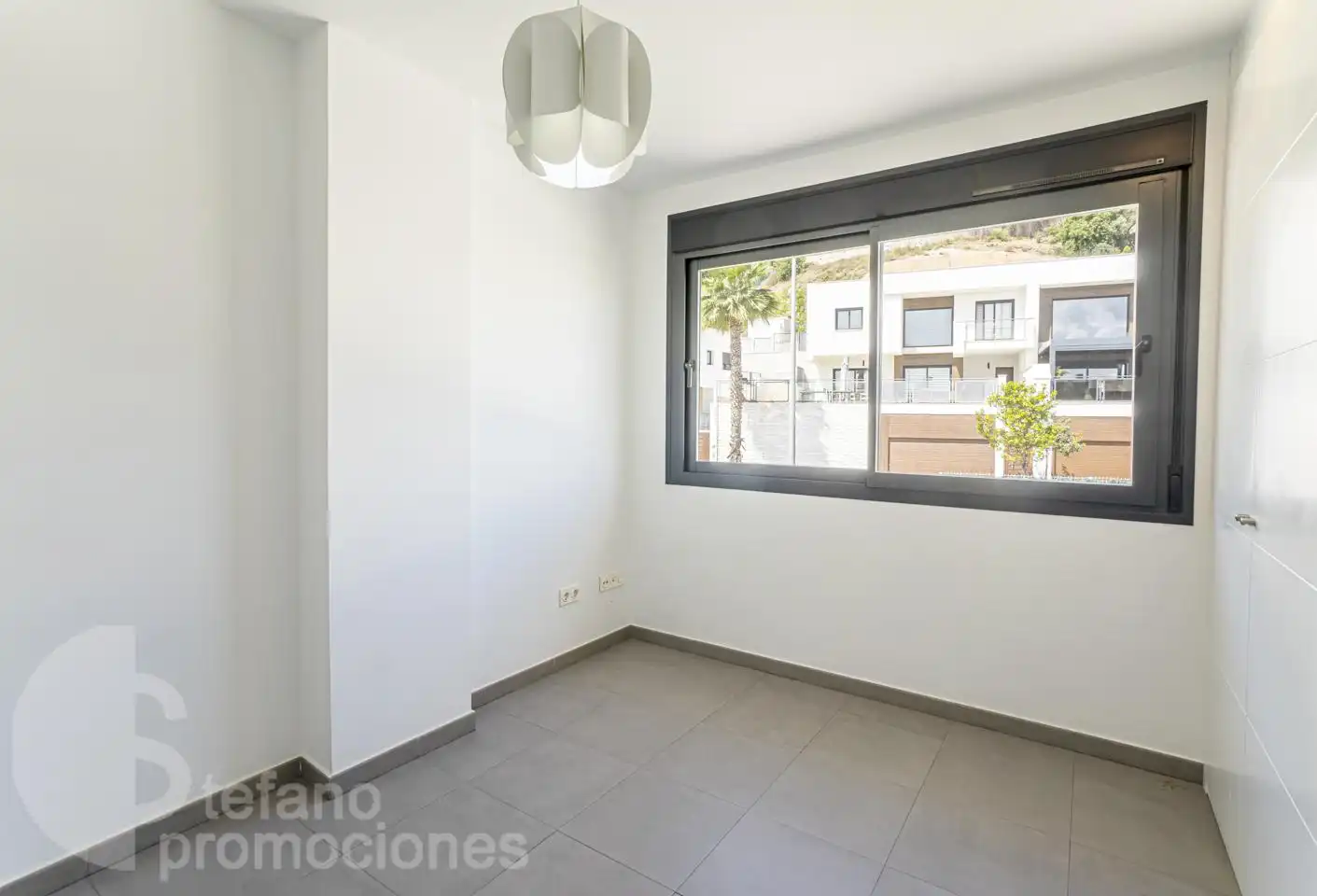 Habitación de Casa adosada en venta en Málaga con Aire acondicionado, Calefacción y Jardín privado