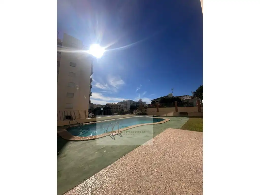 Schwimmbecken von Wohnung zum Verkauf in Fuengirola