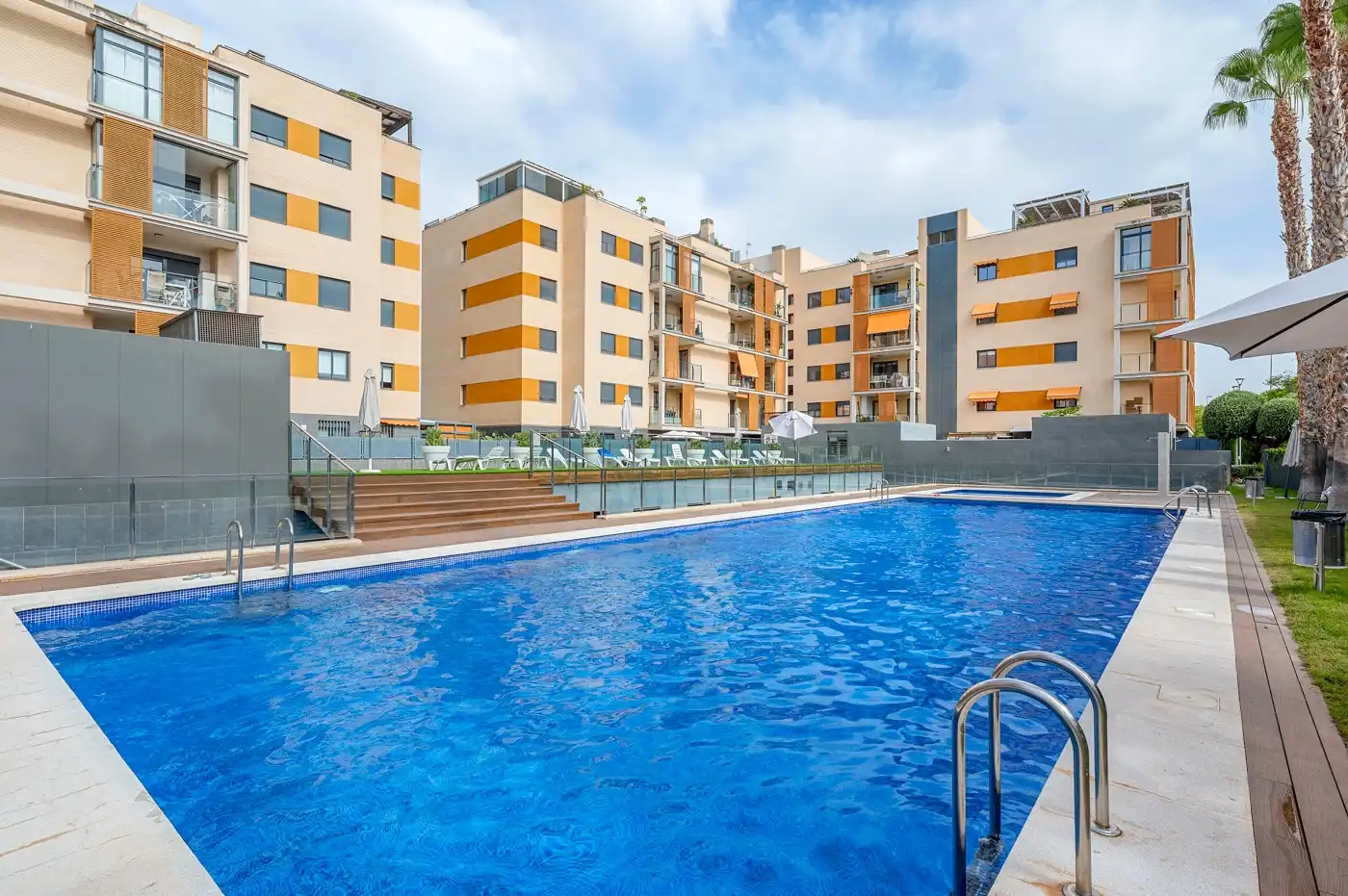 Schwimmbecken von Erdgeschoss zum Verkauf in El Campello mit Heizung, Privatgarten und Terrasse
