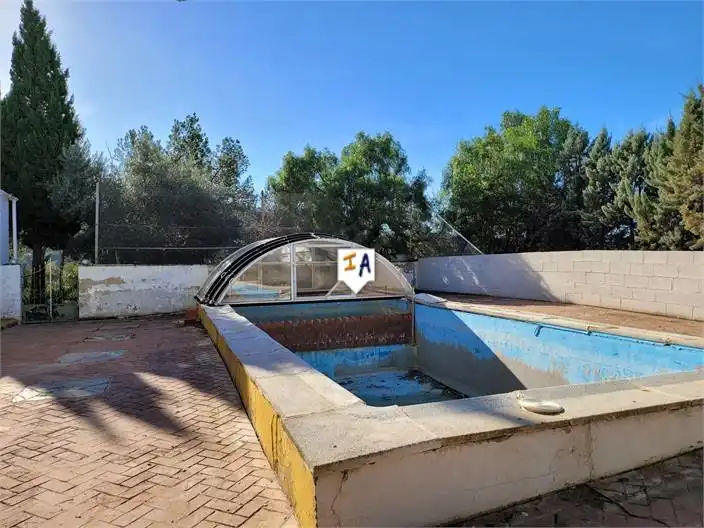 Country homes for sale in Osuna