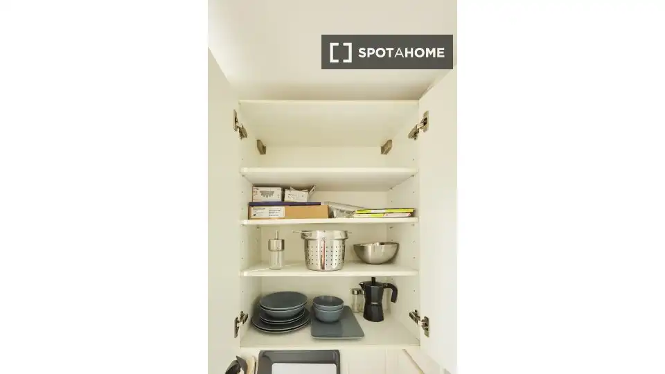 Room in Universidad - Malasaña