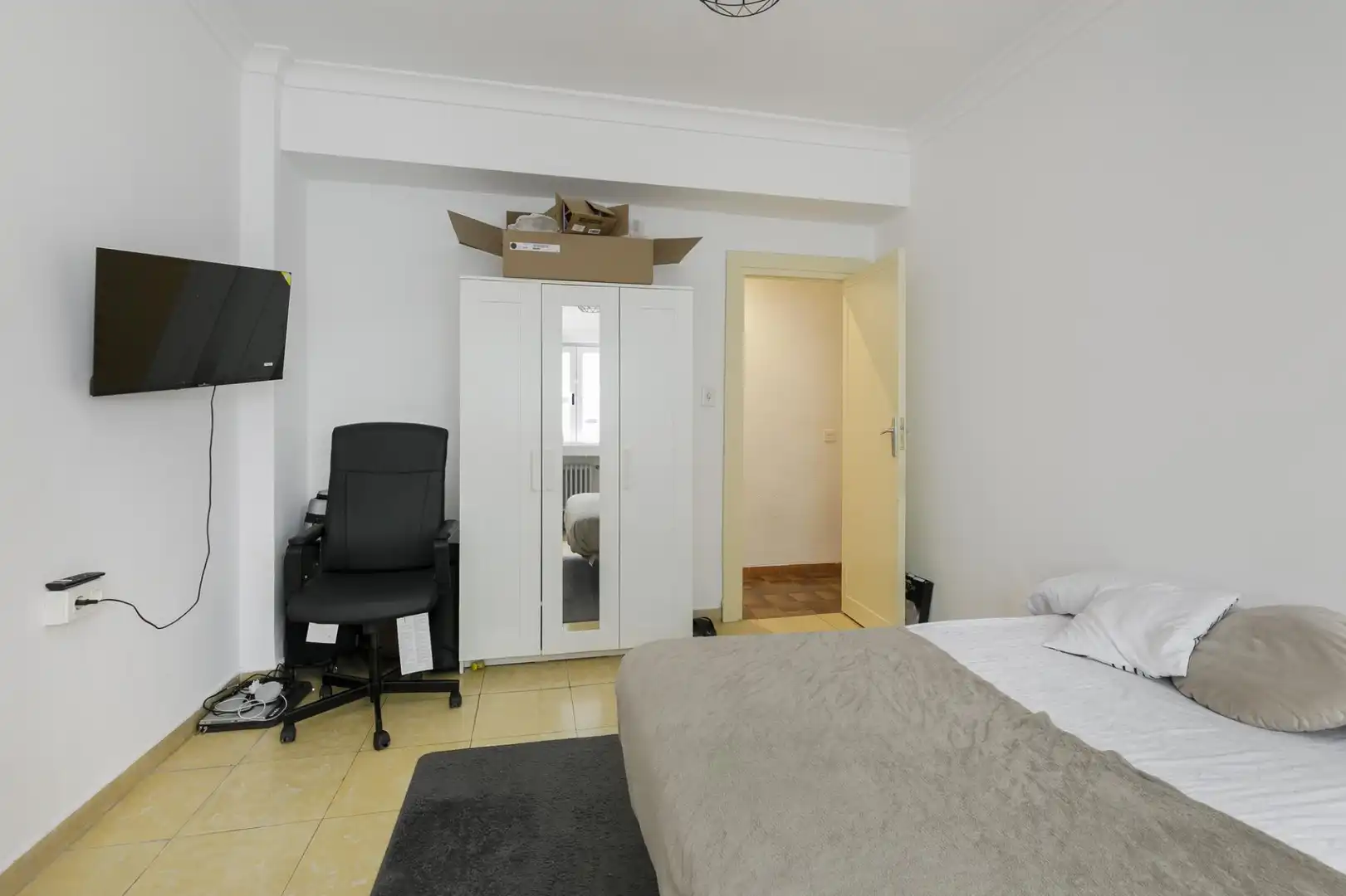 Bedroom of Apartments for sale in Granada