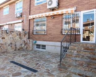Terrassa de Casa adosada de lloguer en Azuqueca de Henares amb Aire condicionat, Calefacció i Jardí privat