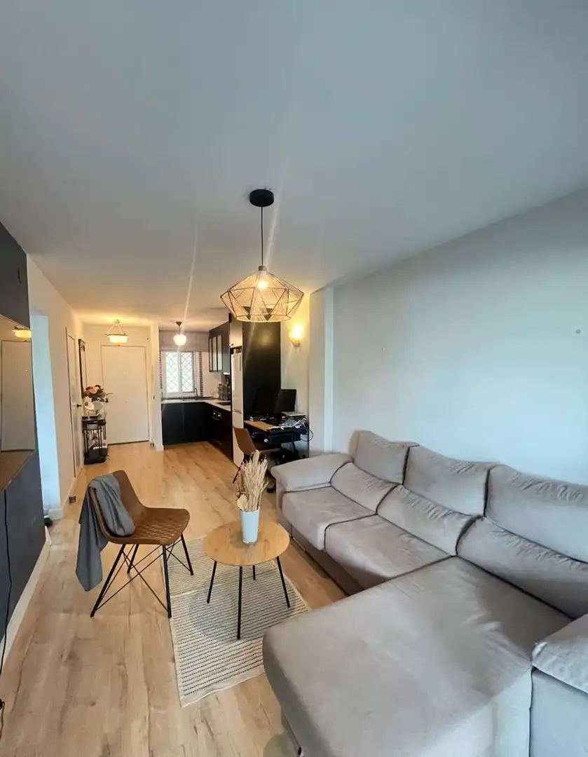 Sala d'estar de Apartament en venda en Marbella amb Aire condicionat, Terrassa i Piscina comunitària