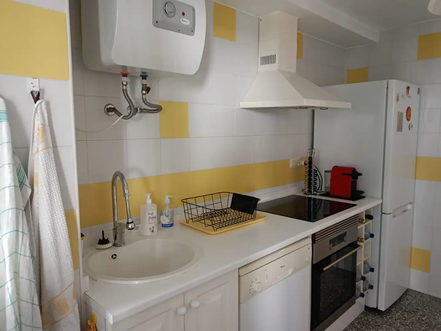 Küche von Wohnung zum Verkauf in Gandia mit Klimaanlage, Terrasse und Möbliert