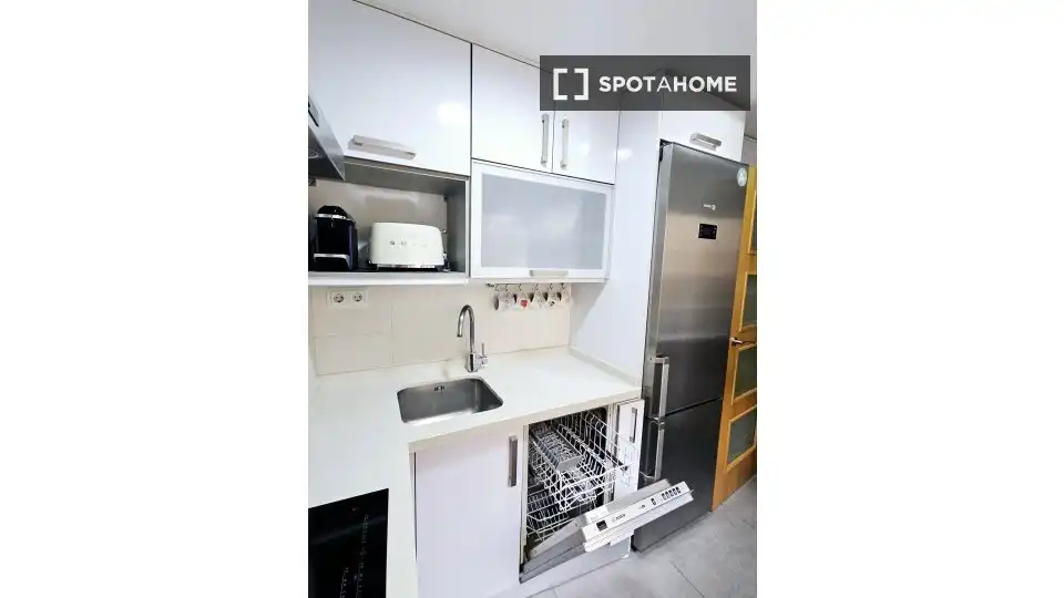 Cuina de Apartament per a compartir en Murcia amb Aire condicionat, Terrassa i Moblat