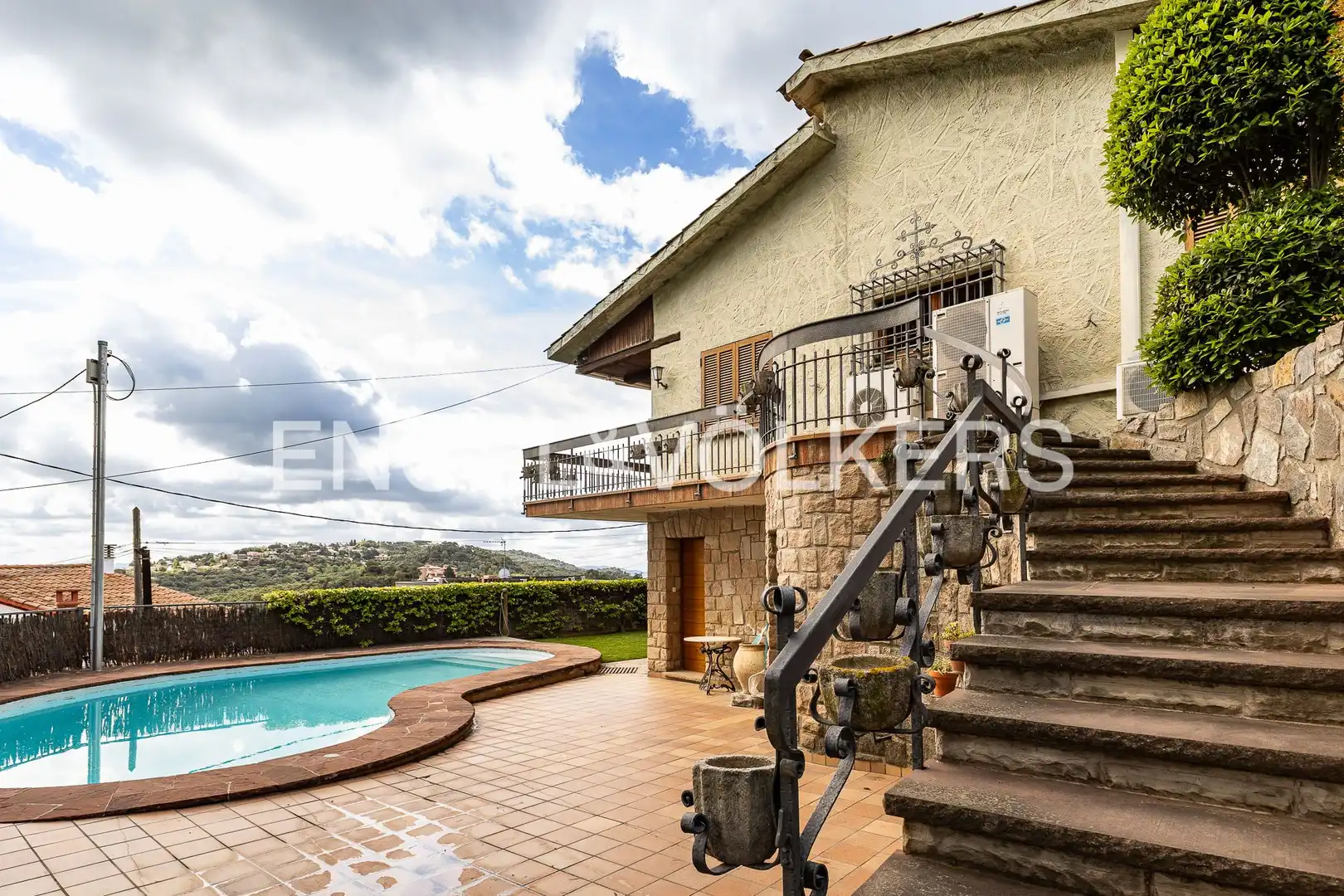 Vista exterior de Casa o xalet en venda en Sant Feliu de Codines amb Aire condicionat, Calefacció i Jardí privat