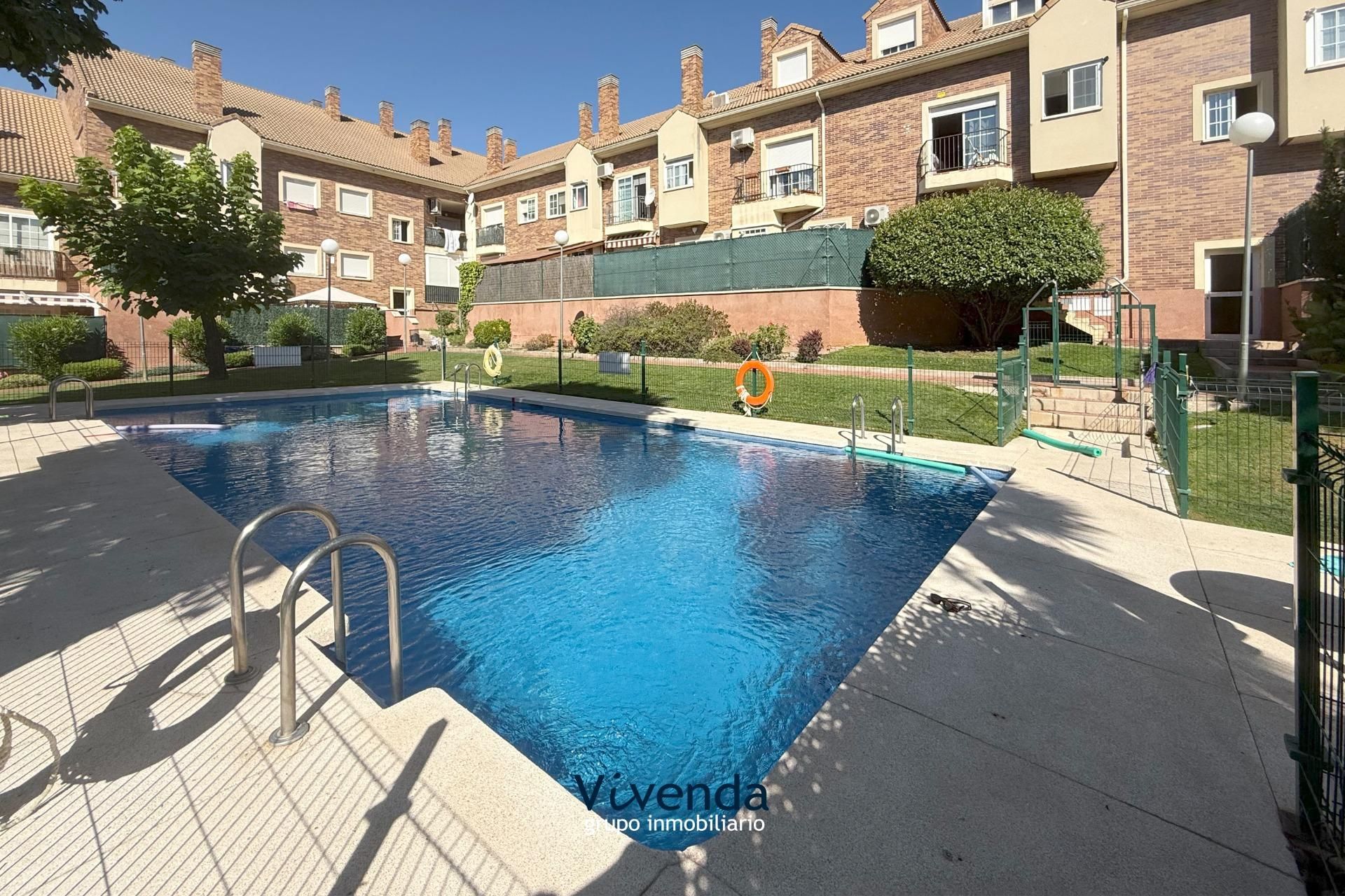 Piscina de Àtic en venda en Arroyomolinos (Madrid) amb Calefacció, Jardí privat i Parquet