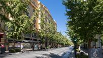 Vista exterior de Pis en venda en  Granada Capital amb Aire condicionat i Balcó