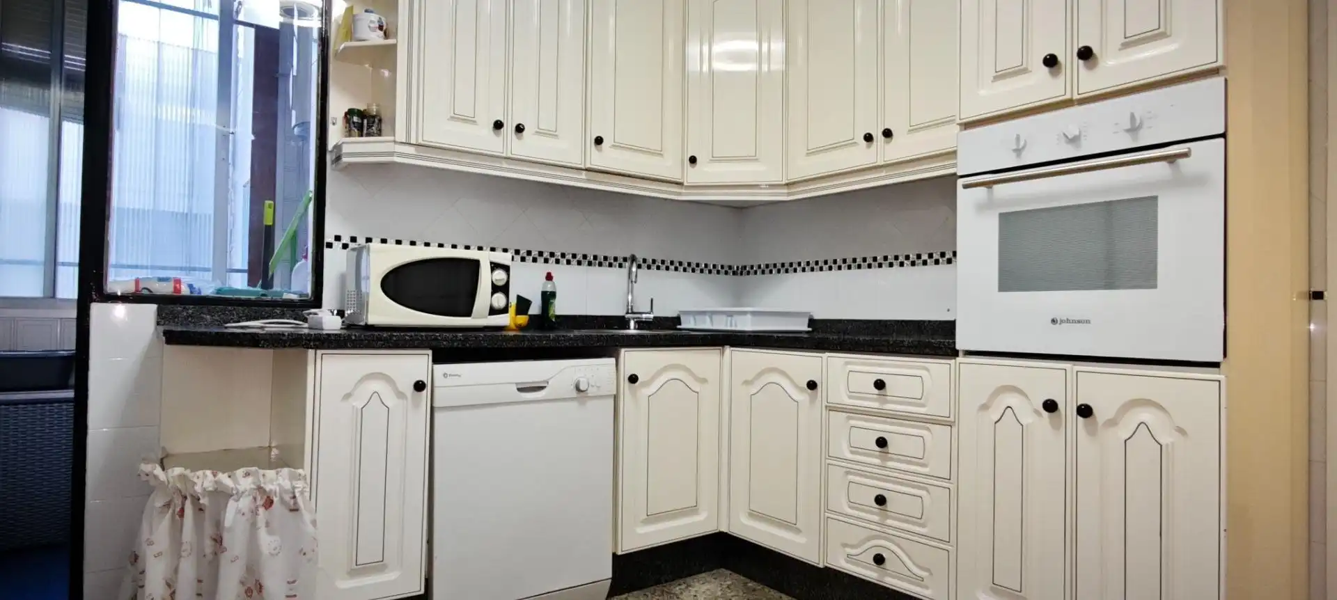 Cocina de Piso en venta en Córdoba con Aire acondicionado, Trastero y Amueblado