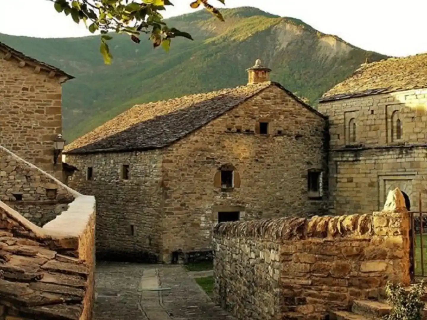 Vista exterior de Finca rústica en venda en Sabiñánigo