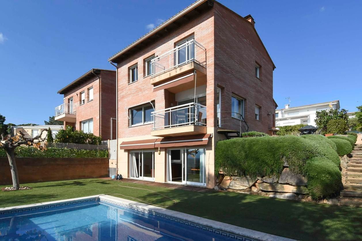 Exterior view of House or chalet to rent in Girona Capital  with Heating, Private garden and Swimming Pool