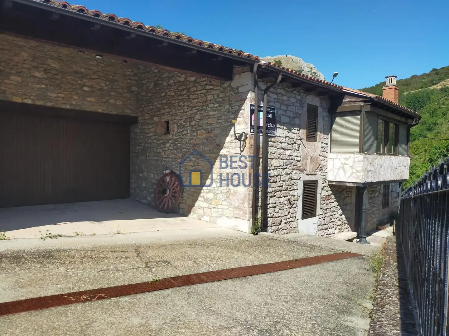 Vista exterior de Casa o chalet en venta en Boñar con Jardín privado