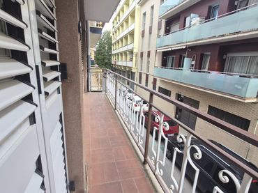 Appartamento con balcone in vendita a Carrer de Moragas