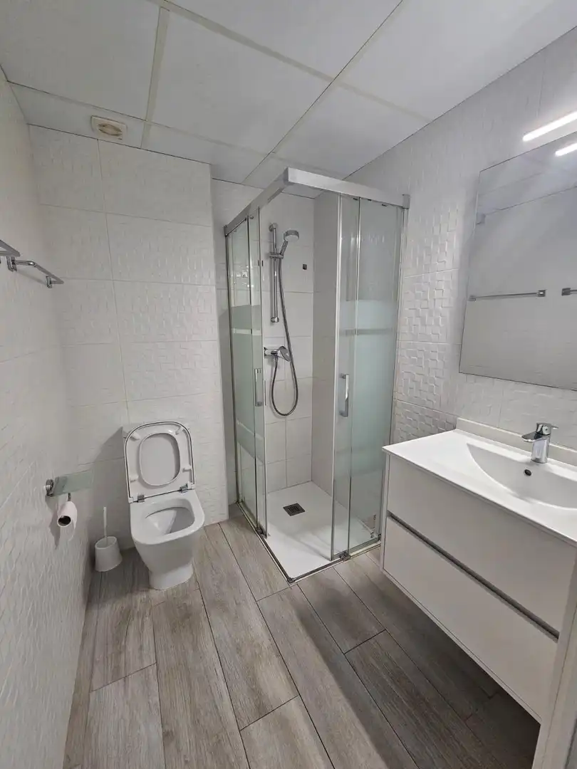 Badezimmer von Wohnungen zum Verkauf in L'Ametlla de Mar  mit Terrasse, Möbliert und Balkon