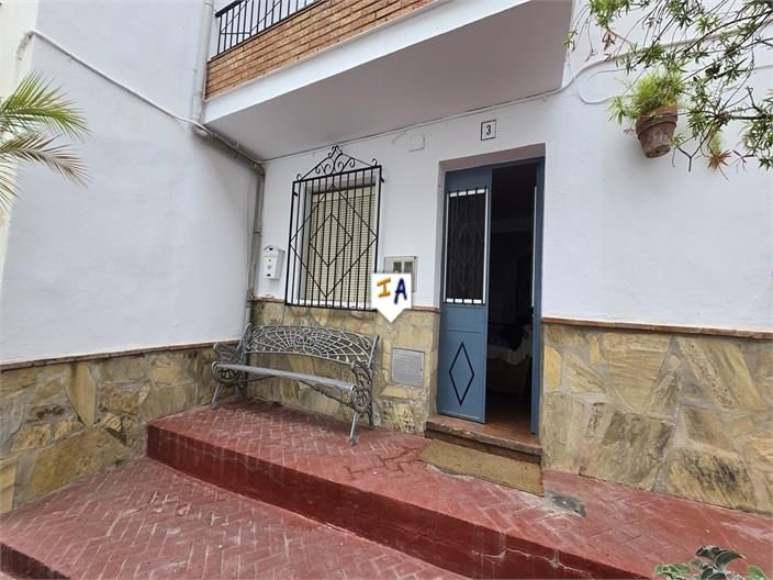 Vista exterior de Casa adosada en venda en Viñuela amb Terrassa i Traster