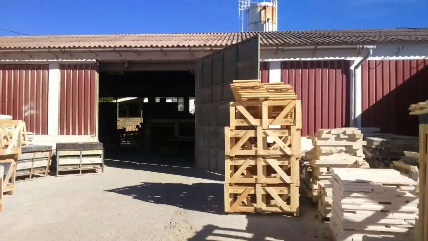 Vista exterior de Casa o xalet en venda en Badajoz amb Jardí privat, Terrassa i Traster