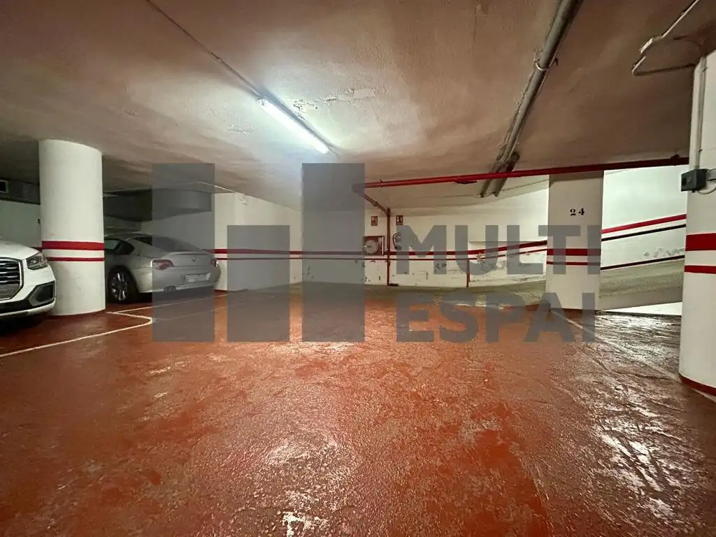 Einzelparkplatz mit Aufzug zum Verkauf in Via Augusta