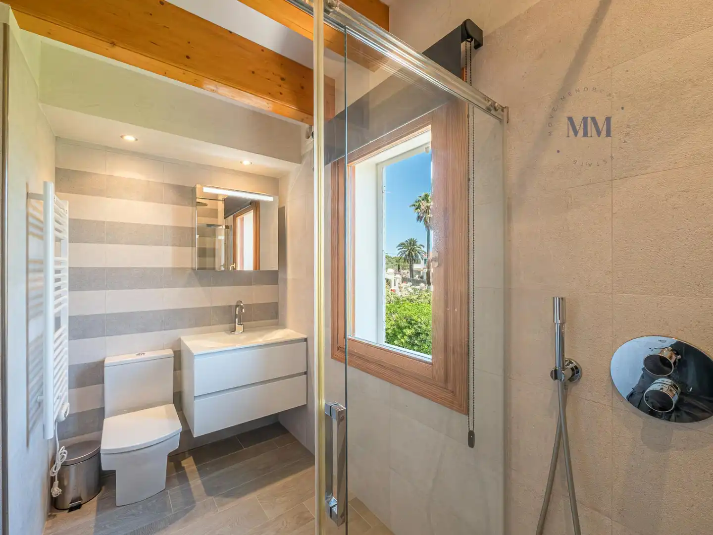 Bathroom of Houses for sale in Es Castell  with Air Conditioner, Private garden and Terrace