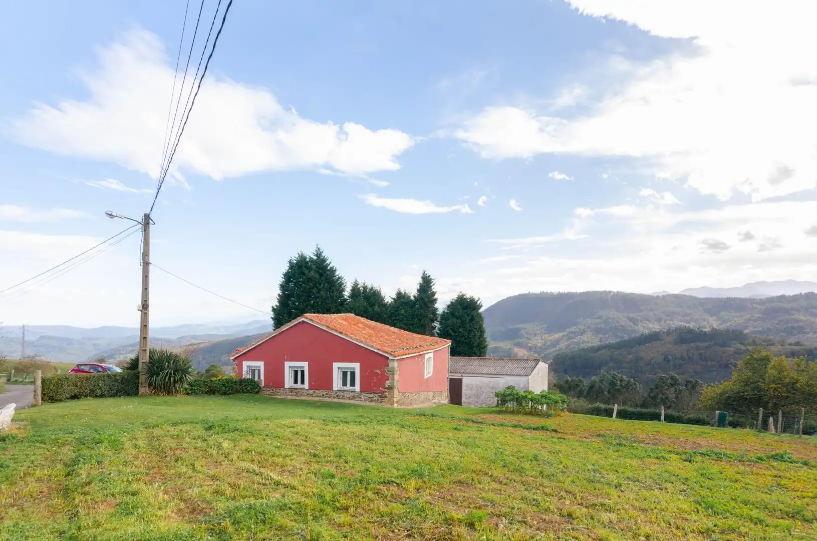 Vista exterior de Casa o chalet en venta en Salas con Jardín privado