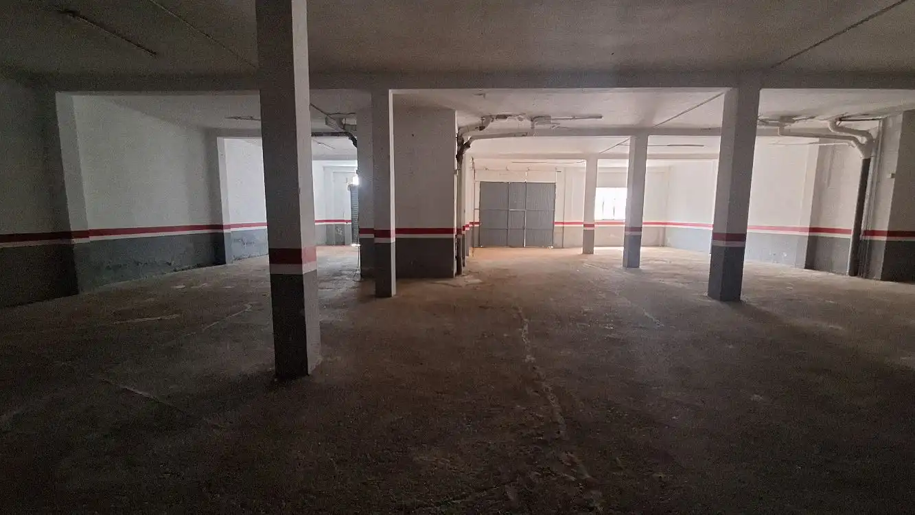 Business premises for sale in Casc Urbà, imagen 4
