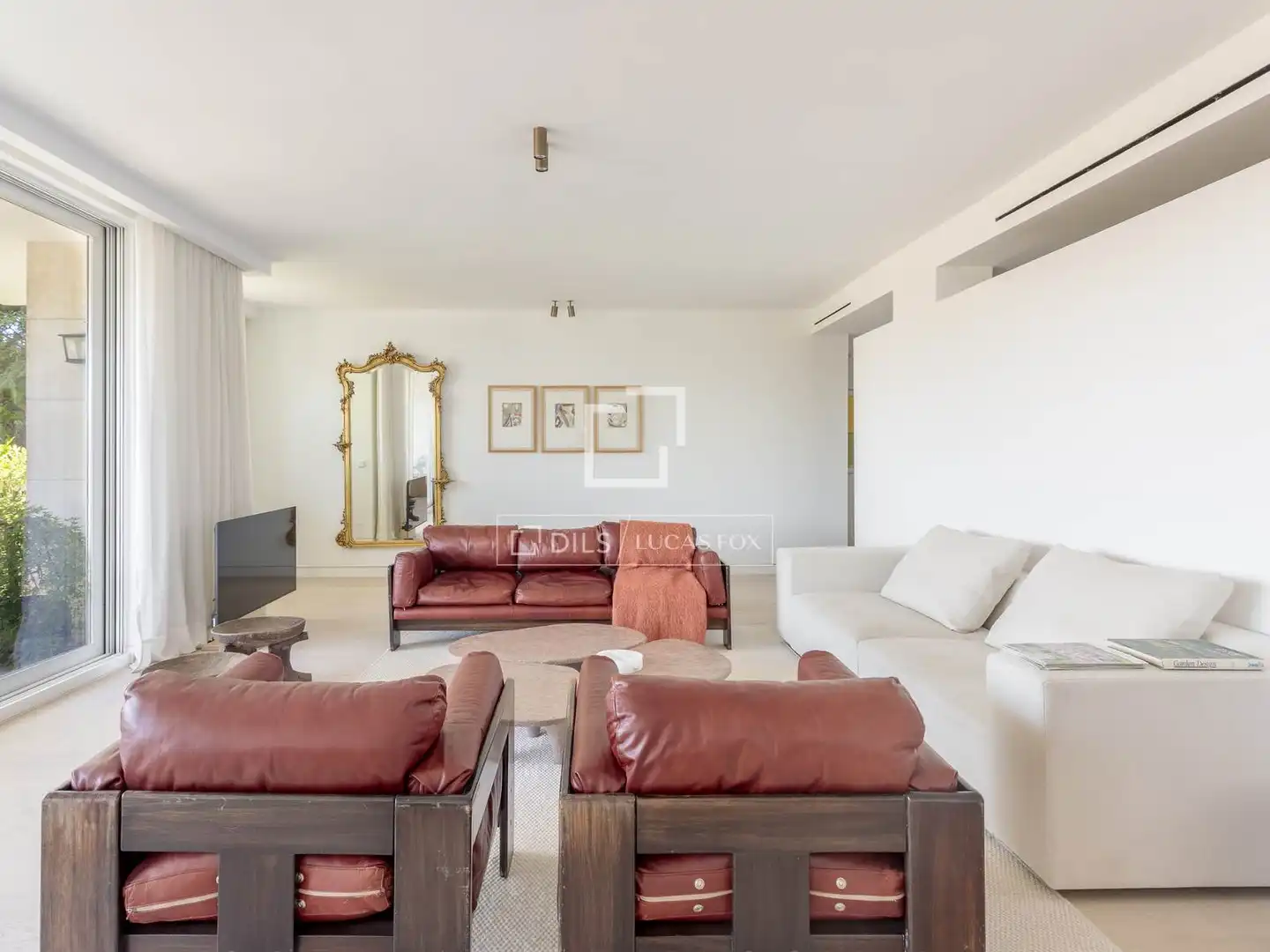 Living room of Flat for rent in Madrid  with Air Conditioner, Heating and Private garden