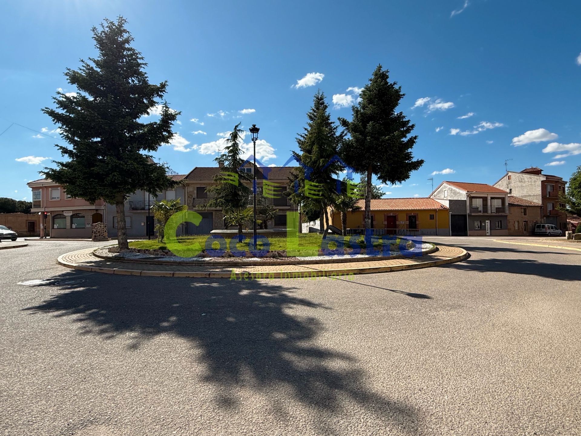 Exterior view of Single-family semi-detached for sale in Calvarrasa de Arriba  with Heating and Terrace
