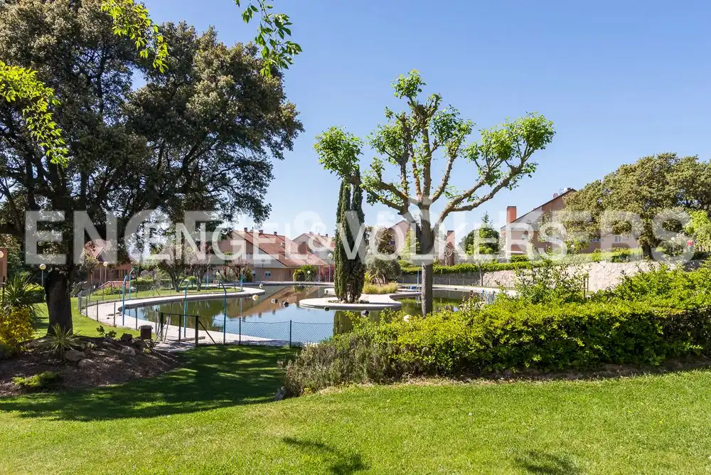 Estudi de lloguer en Villaviciosa de Odón amb Calefacció, Jardí privat i Parquet
